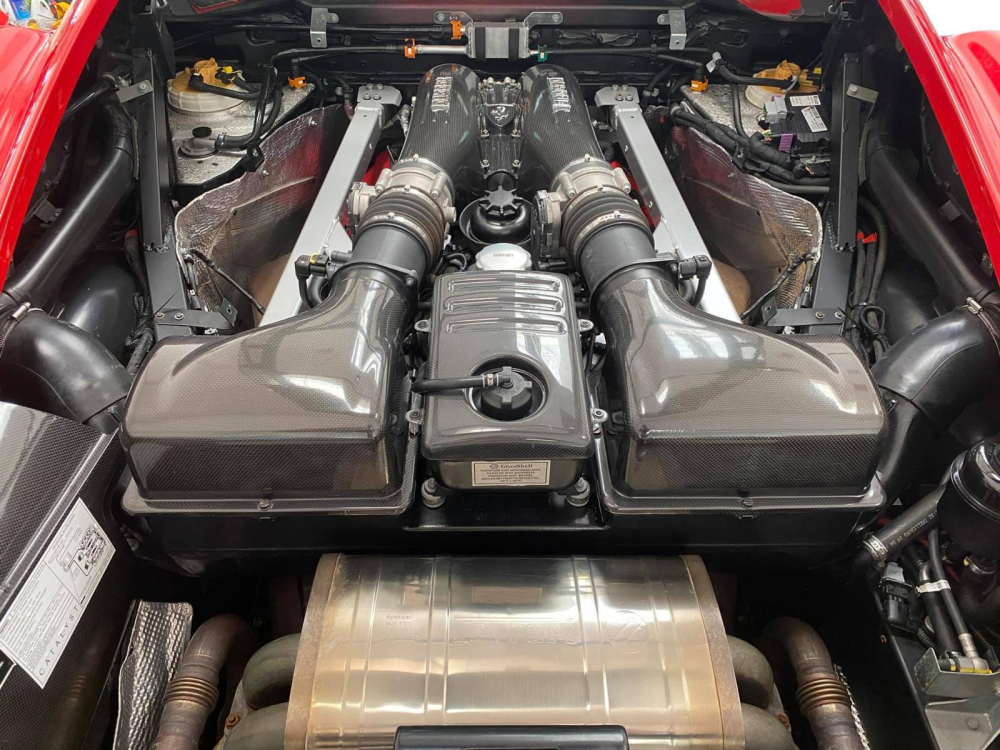 Ferrari 430 Scuderia có tốc độ tối đa 319 km/h Ferrari 430 Scuderia có tốc độ tối đa 319 km/h