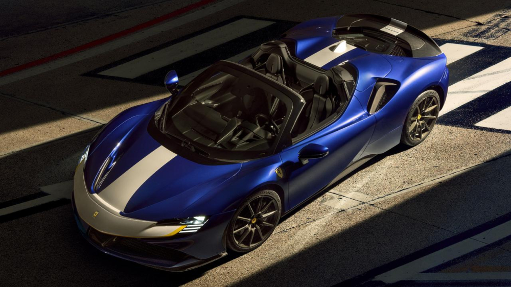 Ferrari SF90 Spider chỉ mất 14 giây để mở mui