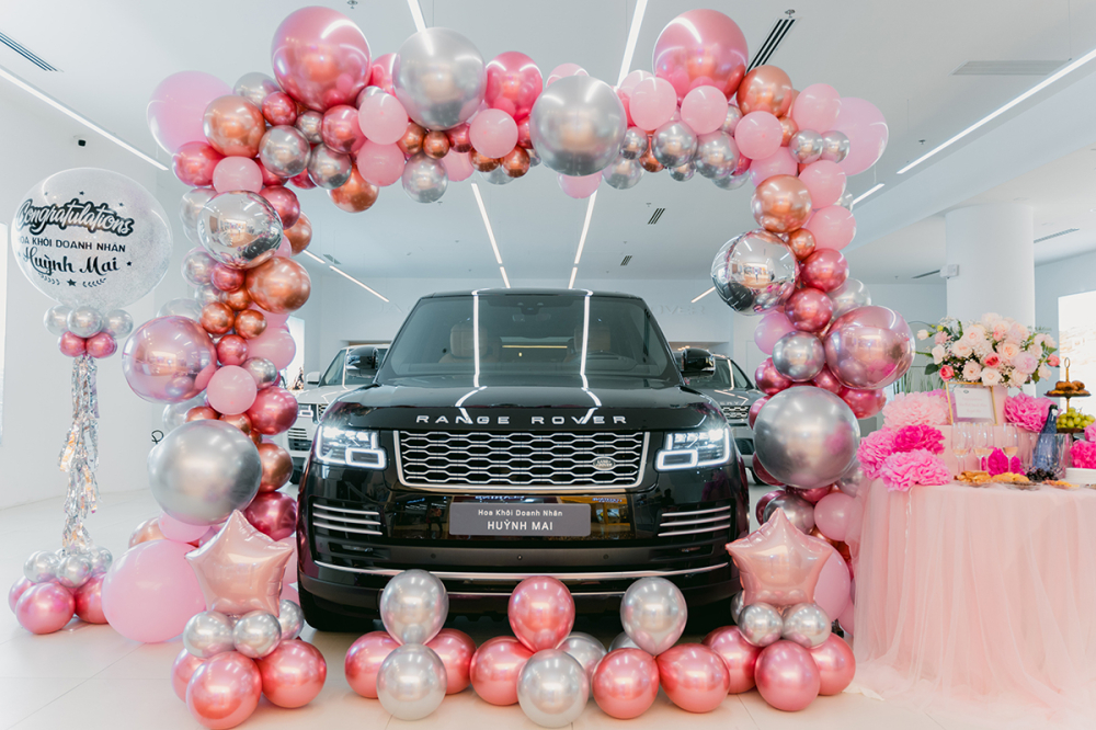 Range Rover Autobigraphy được xem là chiếc SUV đầu bảng của gia đình Land Rover.