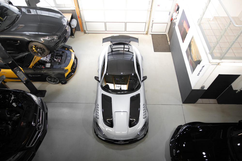 Ph&iacute;a tr&ecirc;n&nbsp;của&nbsp;Mercedes-AMG GT&nbsp;Black Series Opus Binary Edition