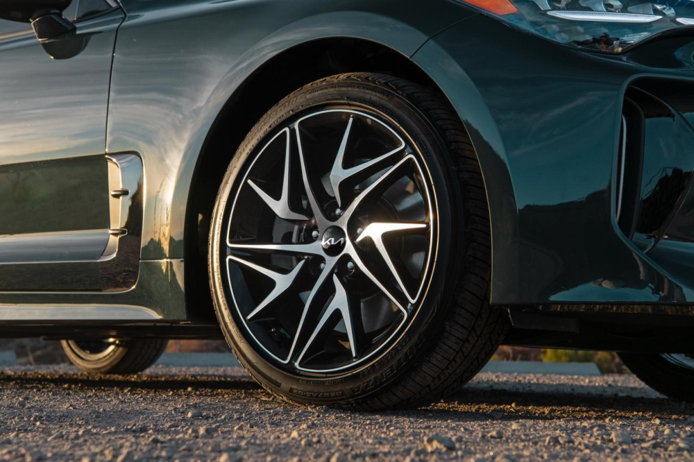 Bộ vành 18 inch của Kia Stinger 2022