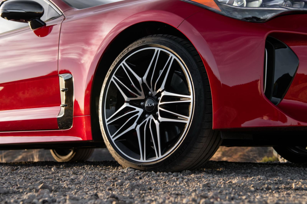Bộ vành 19 inch của Kia Stinger 2022