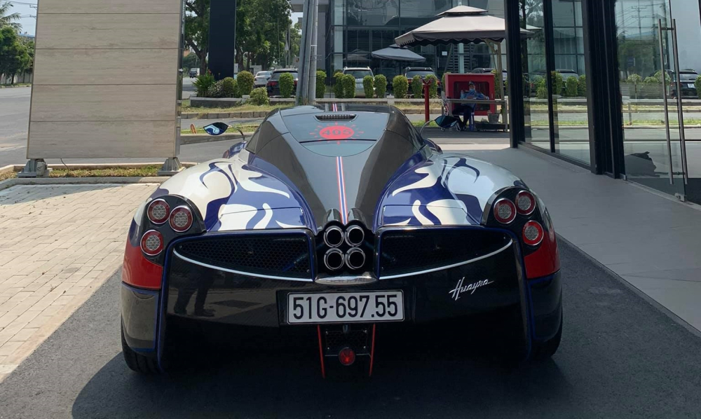 Rất c&oacute; thể Minh Nhựa l&aacute;i Pagani Huayra đi chốt đơn mua xe của Aston Martin Việt Nam