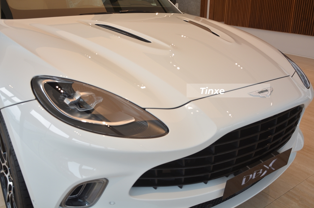 Aston Martin DBX có giá lăn bánh hơn 18 tỷ đồng