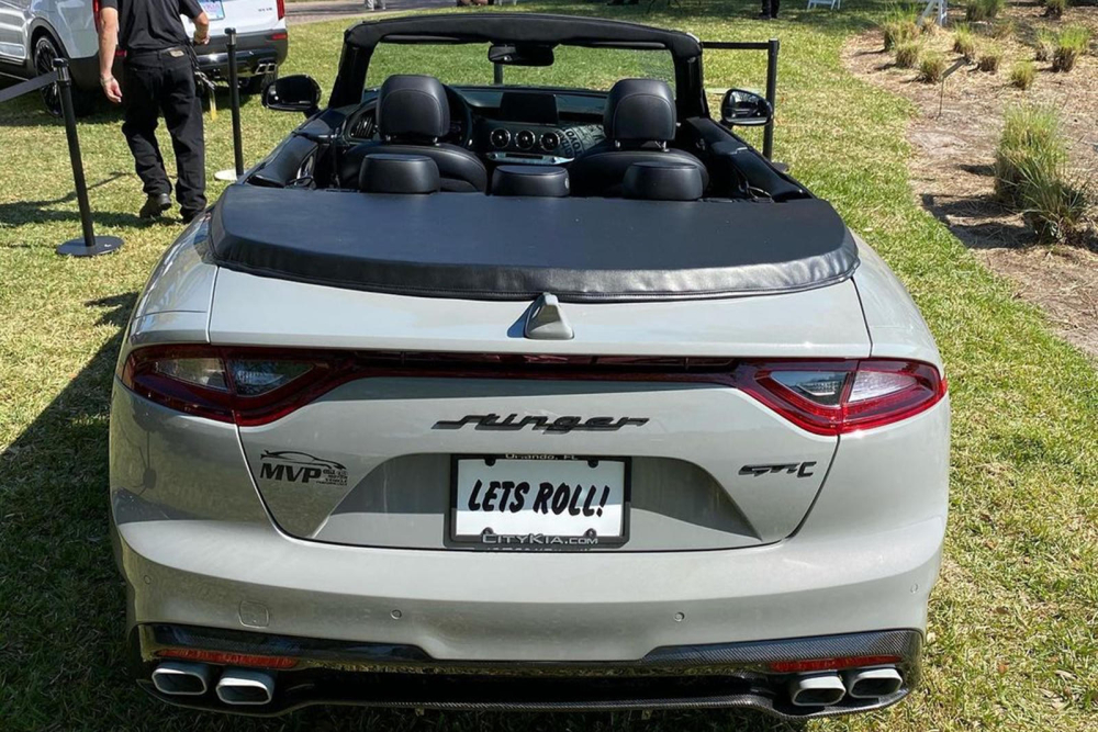 Chiếc Kia Stinger mui trần đ&atilde; nhận nhiều phản ứng t&iacute;ch cực từ người xem