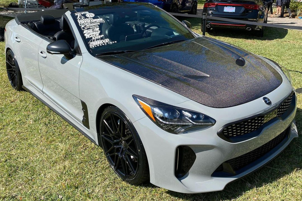 Kh&ocirc;ng chỉ cắt bỏ phần n&oacute;c, chiếc Kia Stinger n&agrave;y c&ograve;n nhận được nhiều trang bị độ mới