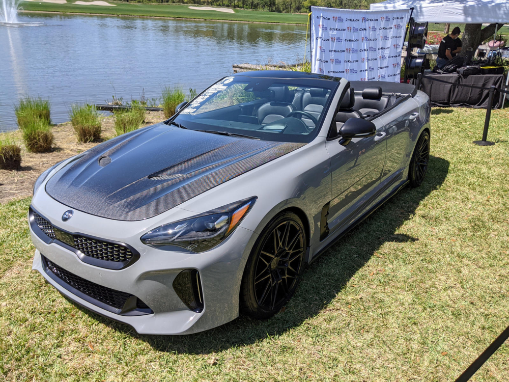 Chiếc Kia Stinger mui trần độc nhất thế giới của Kia City