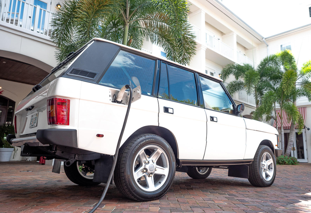 Phía sau của Electric Range Rover Classic