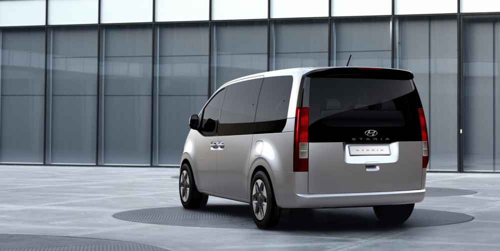 Hyundai Staria bản cấp thấp d&ugrave;ng đ&egrave;n hậu k&eacute;m ấn tượng hơn