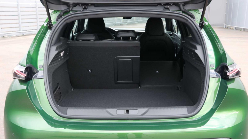 Khoang hành lý của Peugeot 308 2021