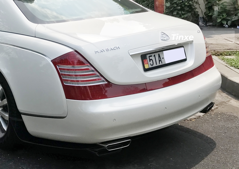 Dải đèn hậu LED trải dài hết đuôi xe là đặc trưng của Maybach Dải đèn hậu LED trải dài hết đuôi xe là đặc trưng của Maybach