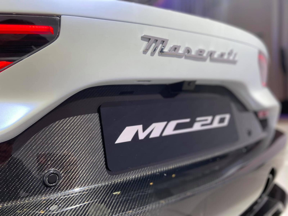 Sau 15 năm ra mắt MC12, h&atilde;ng McLaren mới giới thiệu si&ecirc;u xe tiếp theo l&agrave; MC20