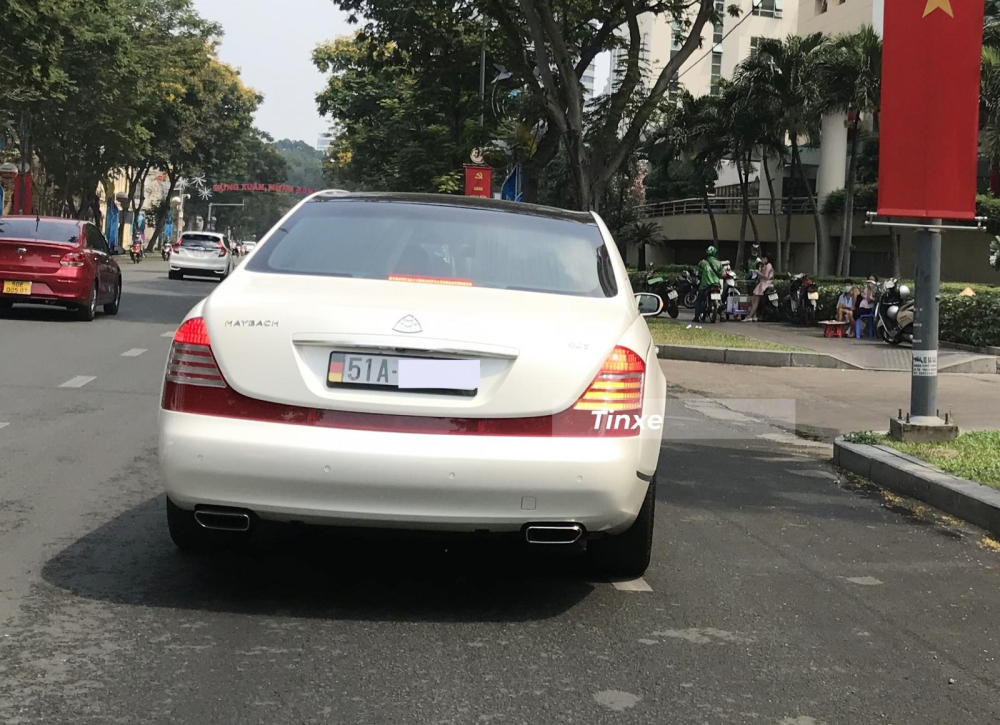 Hiện dòng xe Maybach đã bị khai tử nên những mẫu xe như 62S là của hiếm khó tìm Hiện dòng xe Maybach đã bị khai tử nên những mẫu xe như 62S là của hiếm khó tìm