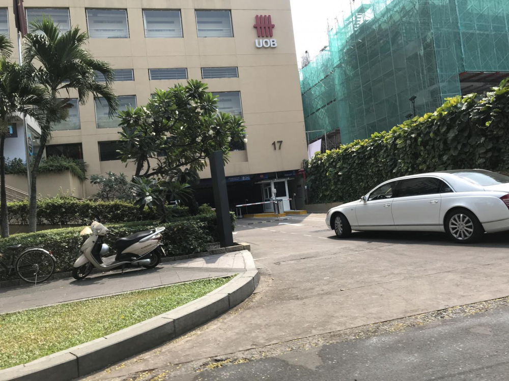 Tốc độ tối đa của xe là 250 km/h Tốc độ tối đa của xe là 250 km/h