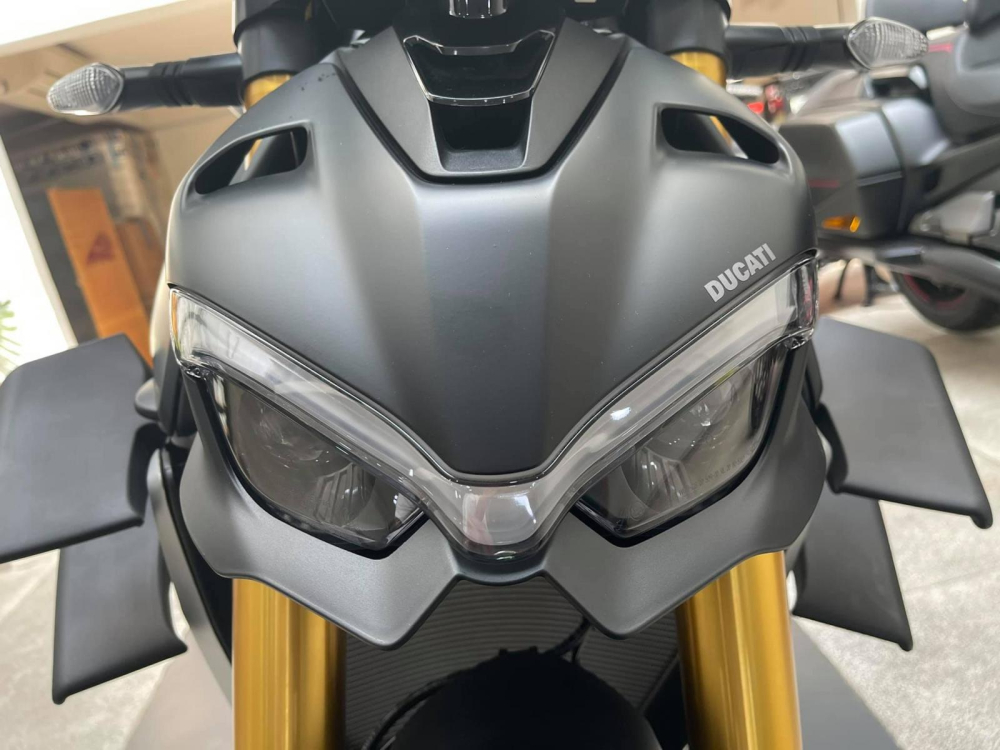 Ducati Streetfighter V4 S 2021 màu Dark Stealth