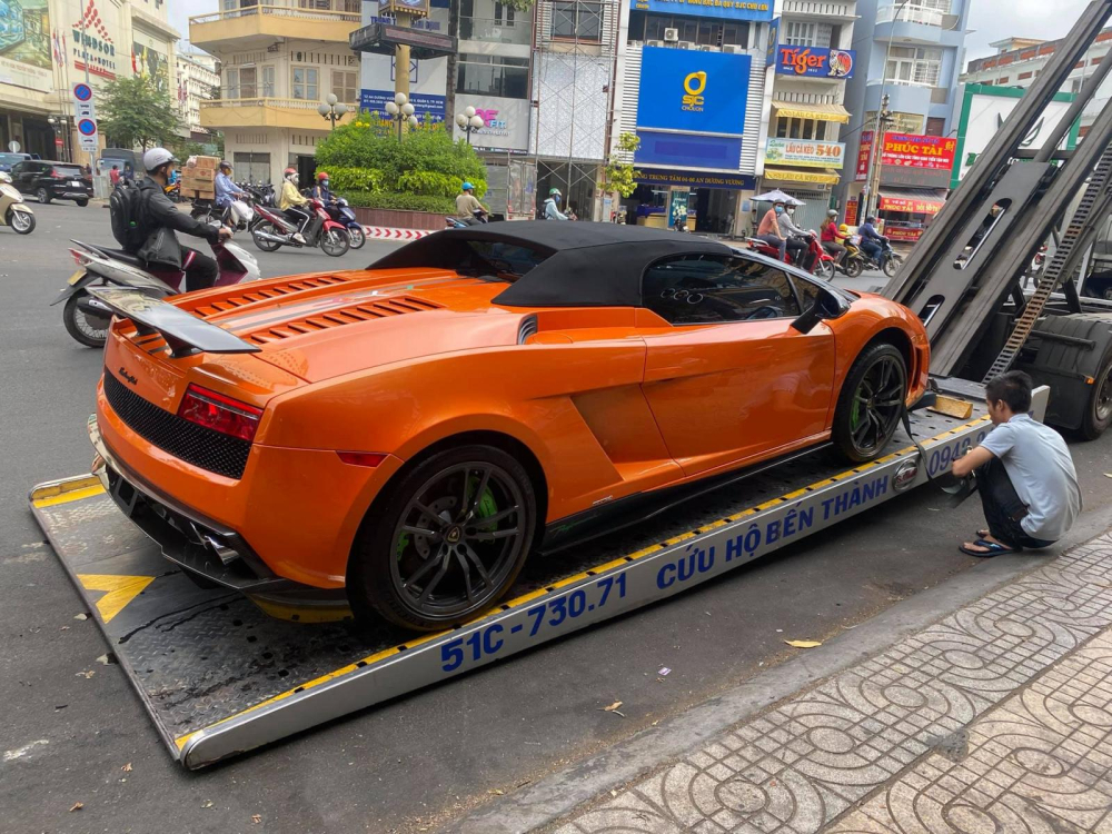 Xe sở hữu kiểu mui xếp vải