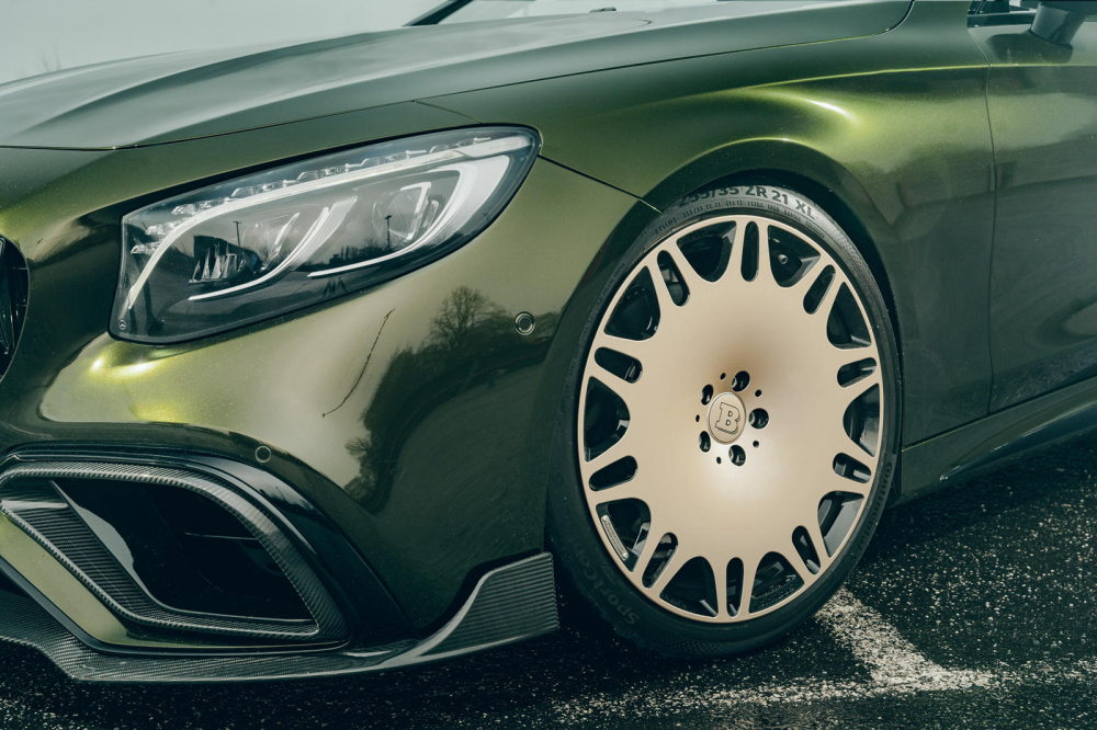 Cận cảnh bánh xe của chiếc Mercedes-AMG S63 Convertible độ bởi Brabus và Fostla