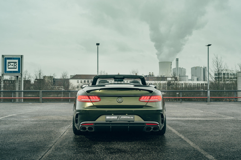 Đuôi xe của chiếc Mercedes-AMG S63 Convertible độ bởi Brabus và Fostla