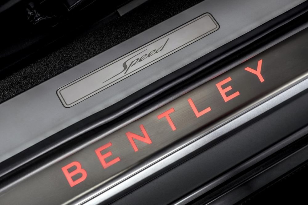 Ốp bậc cửa của Bentley Continental GT Speed 2021