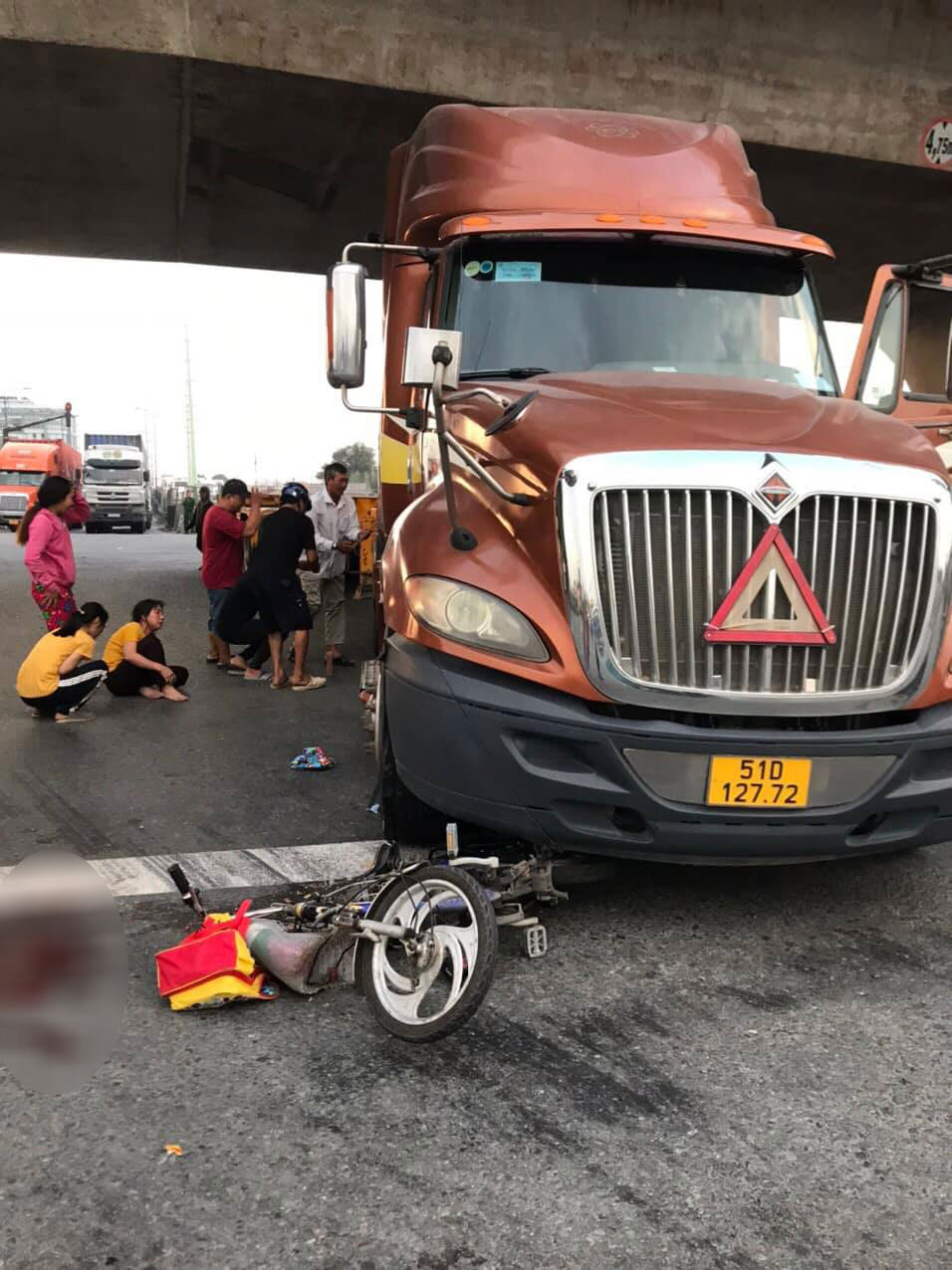 Hiện trường vụ tai nạn thương tâm
