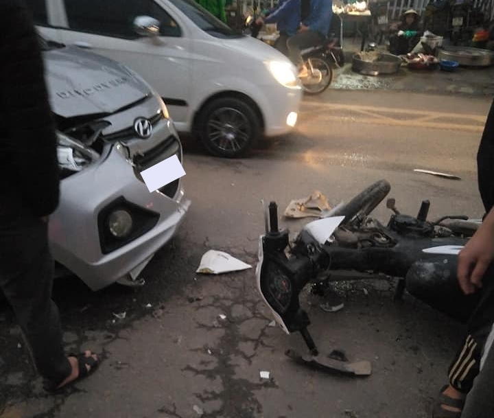 Cả 2 phương tiện đều hư hỏng nặng nề