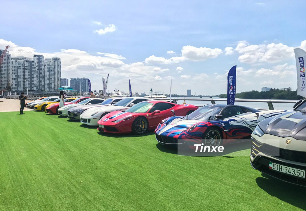 Điểm nhấn của buổi họp mặt n&agrave;y l&agrave; Pagani Huayra