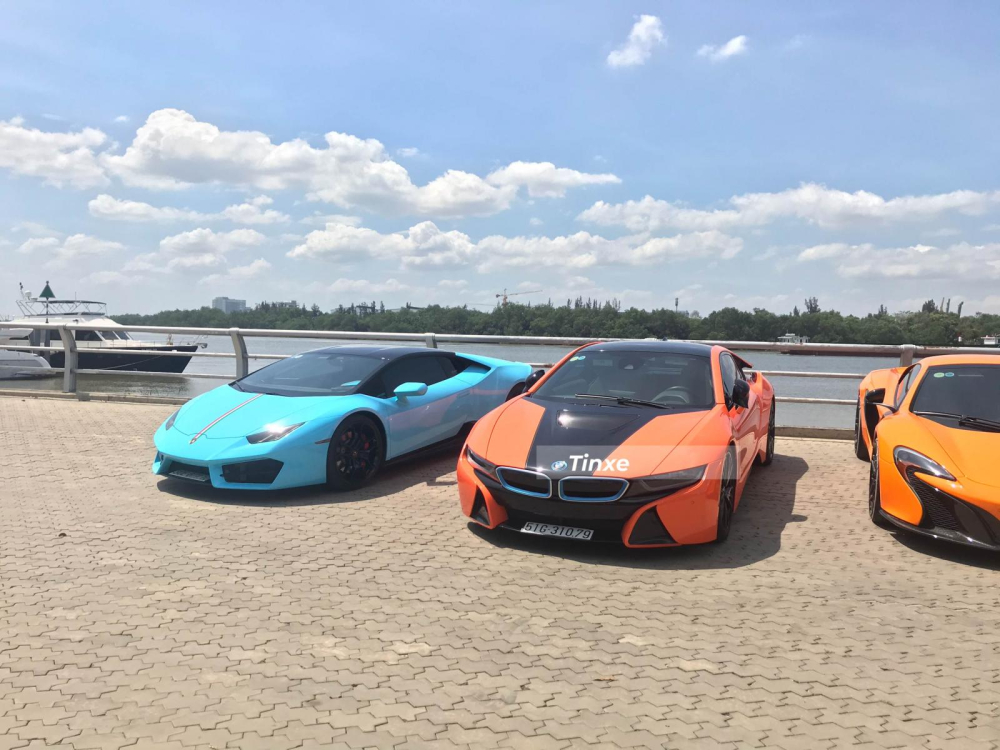 Lamborghini Huracan LP580-2 cùng BMW i8