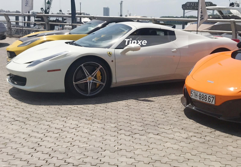 Chiếc siêu xe mui trần Ferrari 458 Spider chỉ có 2 xe tại Việt Nam