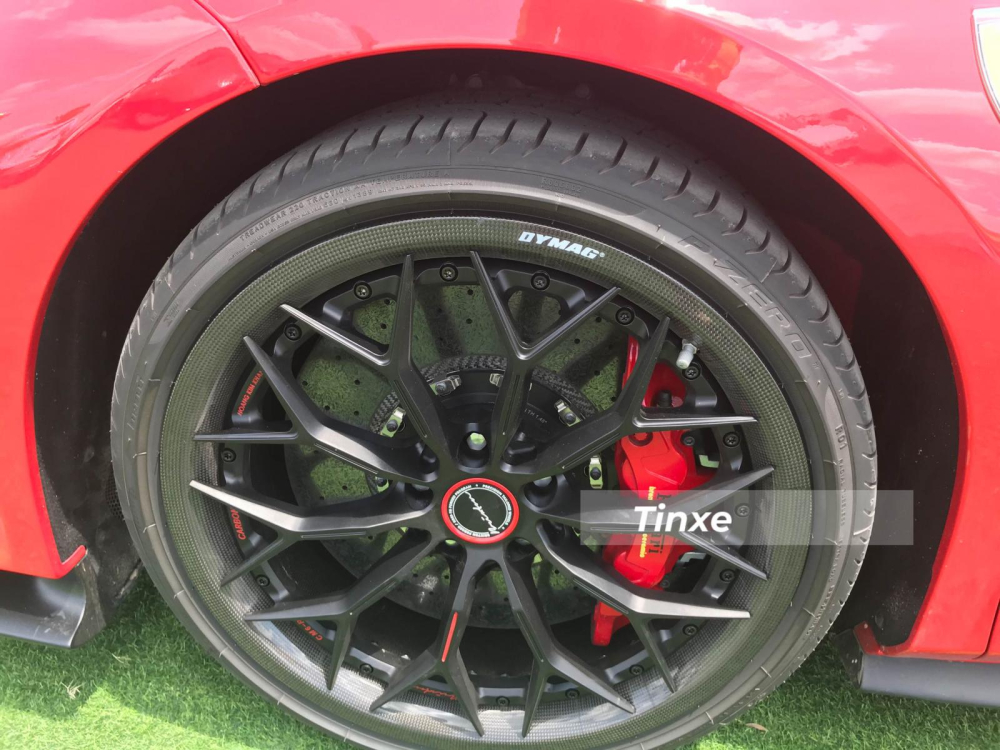 Cận cảnh bộ m&acirc;m độ Brixton Forged CM6-R của si&ecirc;u xe mui trần Ferrari 488 Pista Spider độc nhất Việt Nam