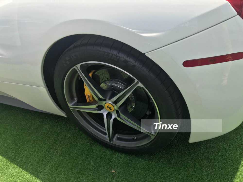 Và mâm 5 chấu kép theo xe sơn màu bạc