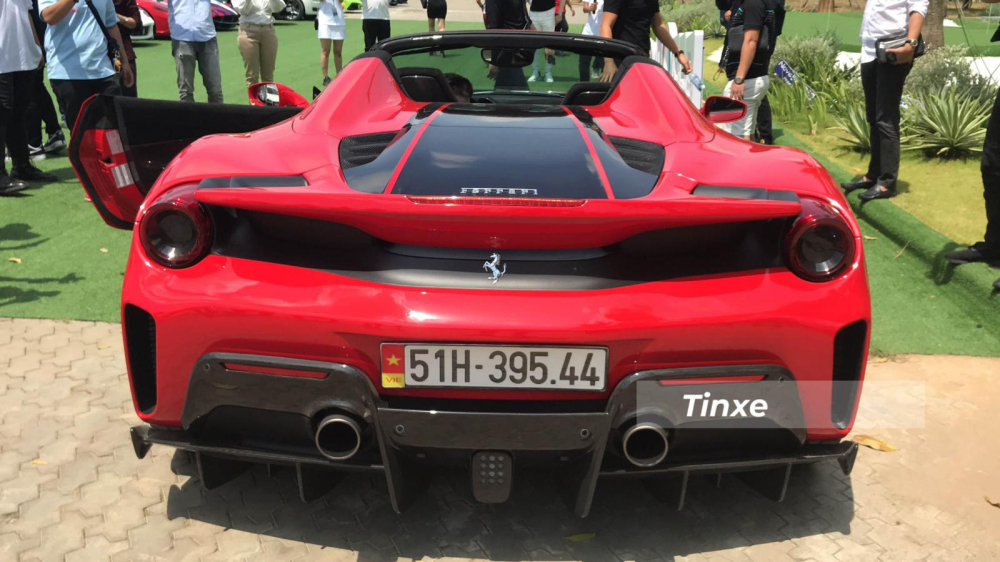 Ferrari 488 Pista Spider c&oacute; c&ocirc;ng suất cực đại 720 m&atilde; lực