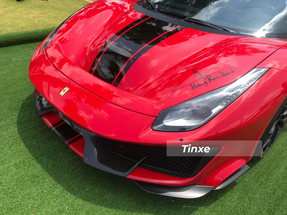 Thiết kế phần đầu xe của Ferrari 488 Pista Spider
