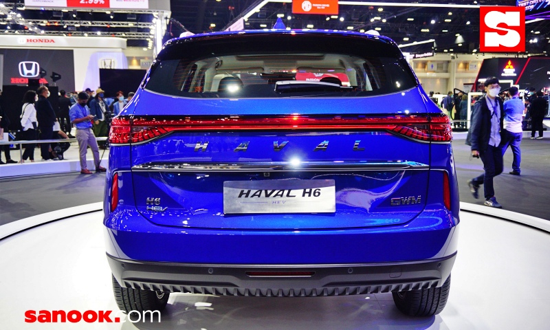 Haval H6 Hybrid 2021 nhìn từ phía sau