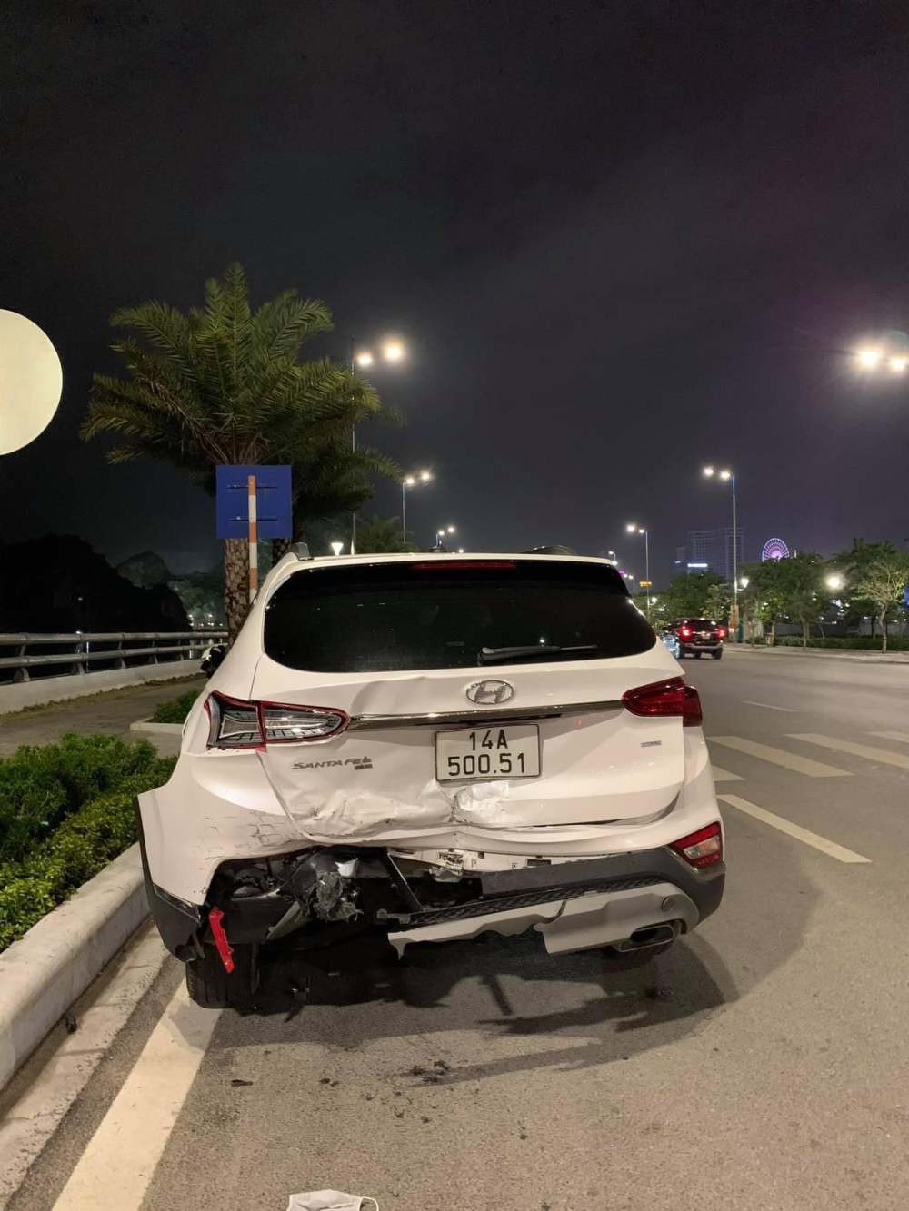 Chiếc Hyundai Santa Fe tại hiện trường vụ tai nạn