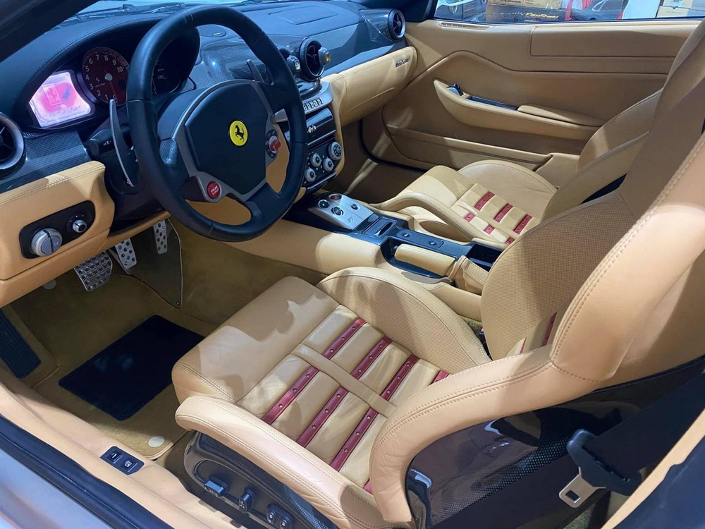 Nội thất chiếc siêu xe Ferrari 599 GTB từng của Đặng Lê Nguyên Vũ