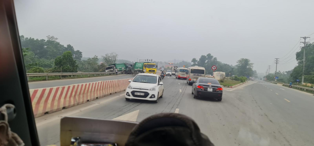Hiện chưa rõ có thương vong về người trong vụ tai nạn này hay không Hiện chưa rõ có thương vong về người trong vụ tai nạn này hay không