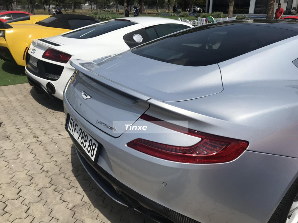 Vẻ đẹp của xe thể thao hạng sang Aston Martin Vanquish thế hệ thứ 2 là khó bàn cãi dù cho đỗ cùng các siêu xe mới ra mắt hay các mẫu xe trong cùng phân khúc của mình.