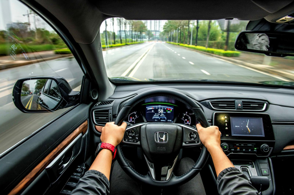Những màn bứt tốc vượt xe trên cao tốc cùng Honda CR-V 2020 để lại ấn tượng sâu với anh Thịnh.