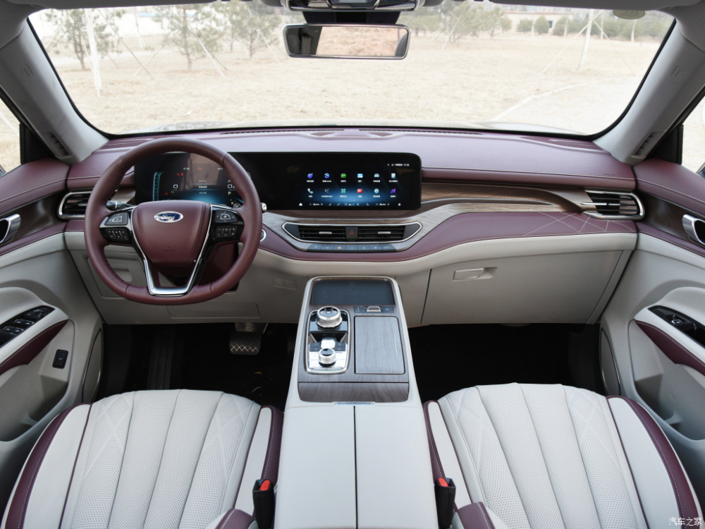 Nội thất bên trong Ford Equator 2021