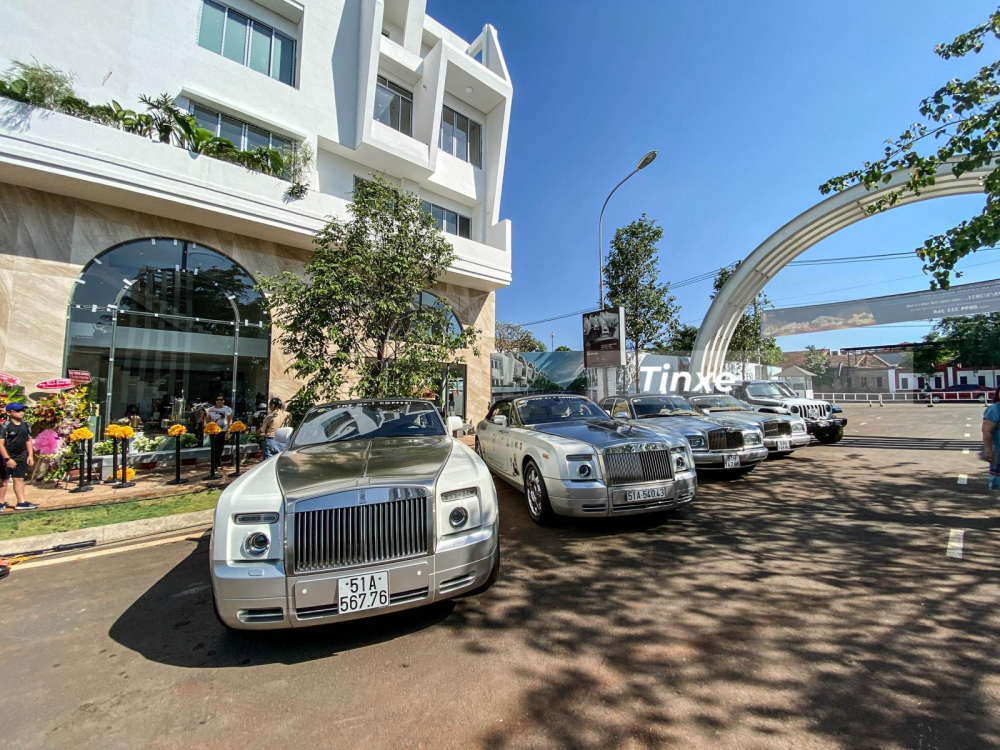 Đặng Lê Nguyên Vũ hiện là người có bộ sưu tập xe Rolls-Royce nhiều nhất nước
