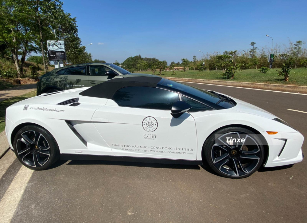 Lamborghini Gallardo LP560-4 Spyder 50th Anniversary nguyên bản có màu trắng
