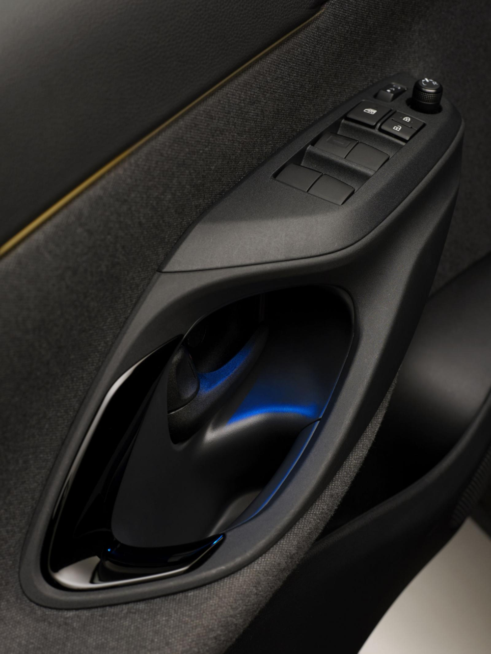 Đường trang trí màu vàng Warm Gold của Toyota Yaris Cross Adventure 2021