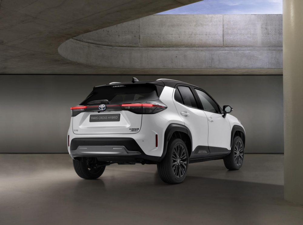 Toyota Yaris Cross Adventure 2021 trông hầm hố hơn bản thường