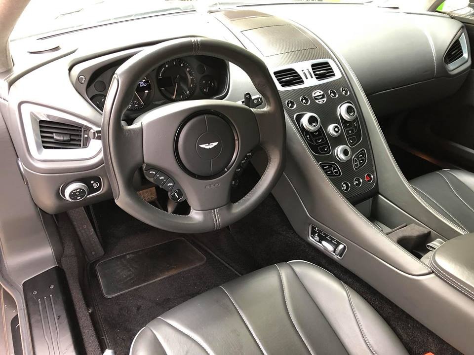Nội thất của xe Aston Martin Vanquish Nội thất của xe Aston Martin Vanquish