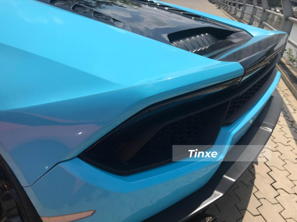 Lamborghini Huracan LP580-2 chỉ sản sinh ra c&ocirc;ng suất 580 m&atilde; lực