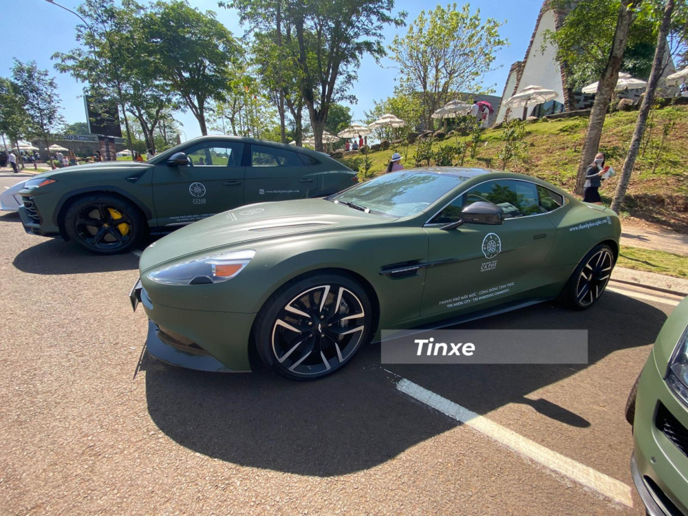 Không chỉ sưu tập Rolls-Royce, Bentley, Porsche mà Đặng Lê Nguyên Vũ còn sở hữu nhiều xe Aston Martin khác nhau. Trong đó, Aston Martin Vanquish ông đang có 3 chiếc Không chỉ sưu tập Rolls-Royce, Bentley, Porsche mà Đặng Lê Nguyên Vũ còn sở hữu nhiều xe Aston Martin khác nhau. Trong đó, Aston Martin Vanquish ông đang có 3 chiếc