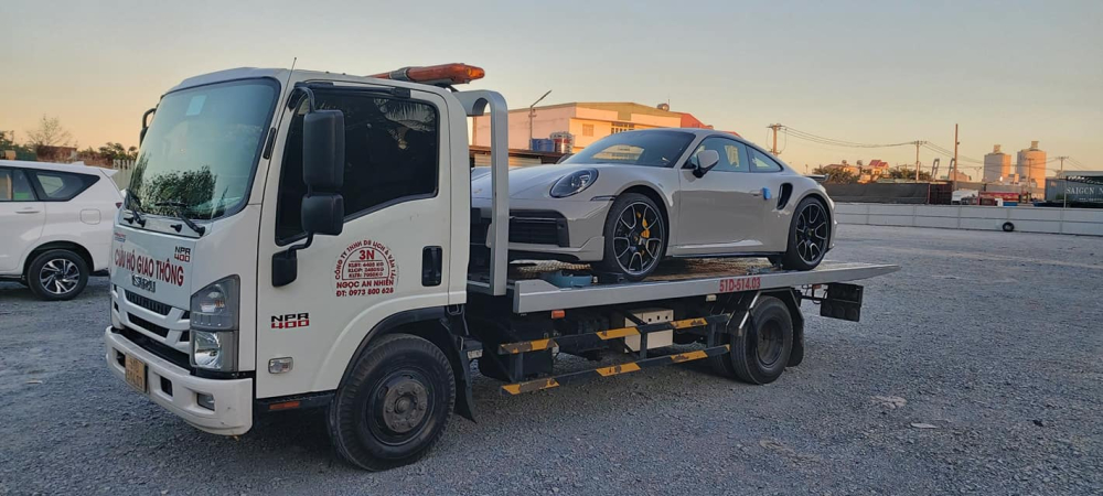 Hình ảnh chiếc xe thể thao Porsche 911 Turbo S đời 992 đầu tiên về nước Hình ảnh chiếc xe thể thao Porsche 911 Turbo S đời 992 đầu tiên về nước
