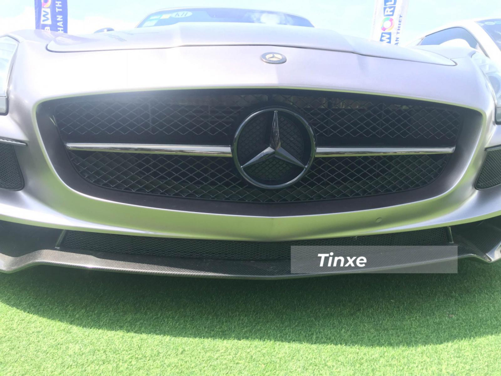 Cận cảnh phần đầu xe Mercedes-Benz SLS AMG độ bodykit Black Series Cận cảnh phần đầu xe Mercedes-Benz SLS AMG độ bodykit Black Series