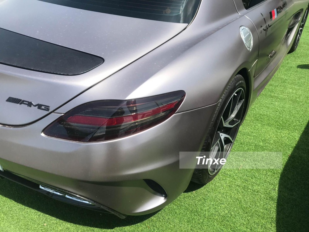 Đèn hậu LED của siêu xe cửa cánh chim Mercedes-Benz SLS AMG Đèn hậu LED của siêu xe cửa cánh chim Mercedes-Benz SLS AMG