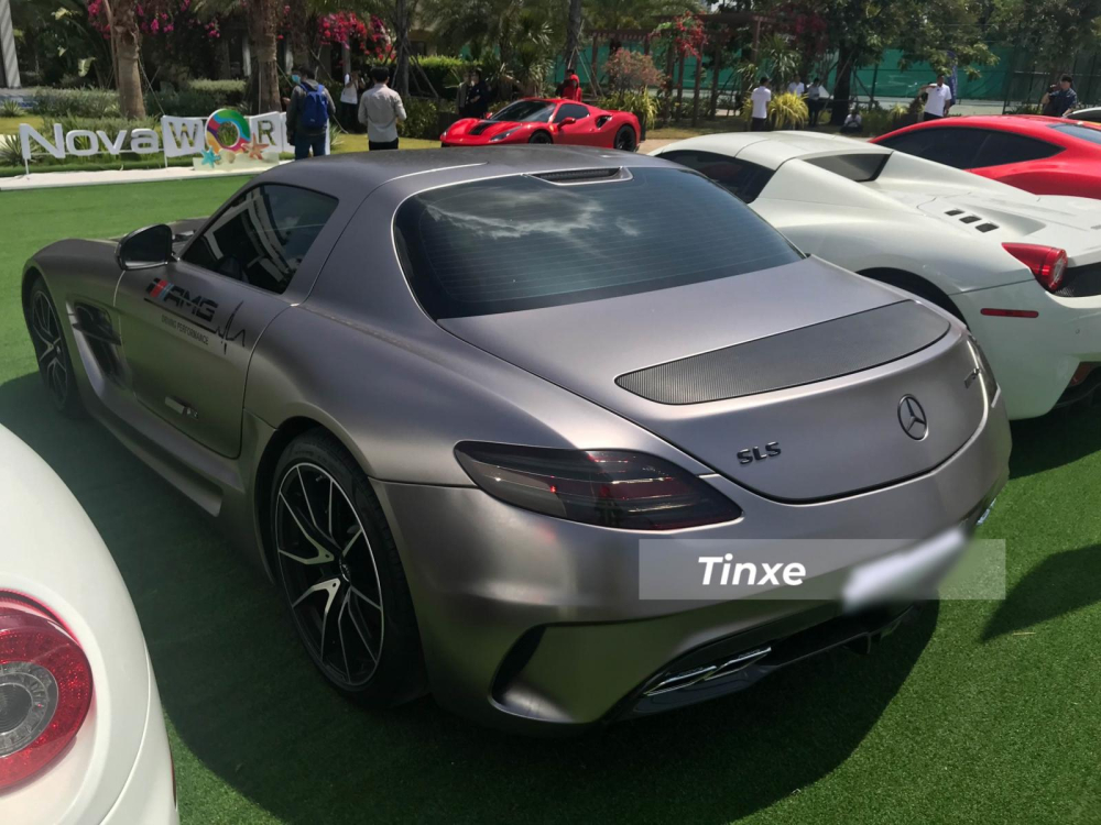Thiết kế đuôi xe Mercedes-Benz SLS AMG độ bodykit Black Series Thiết kế đuôi xe Mercedes-Benz SLS AMG độ bodykit Black Series